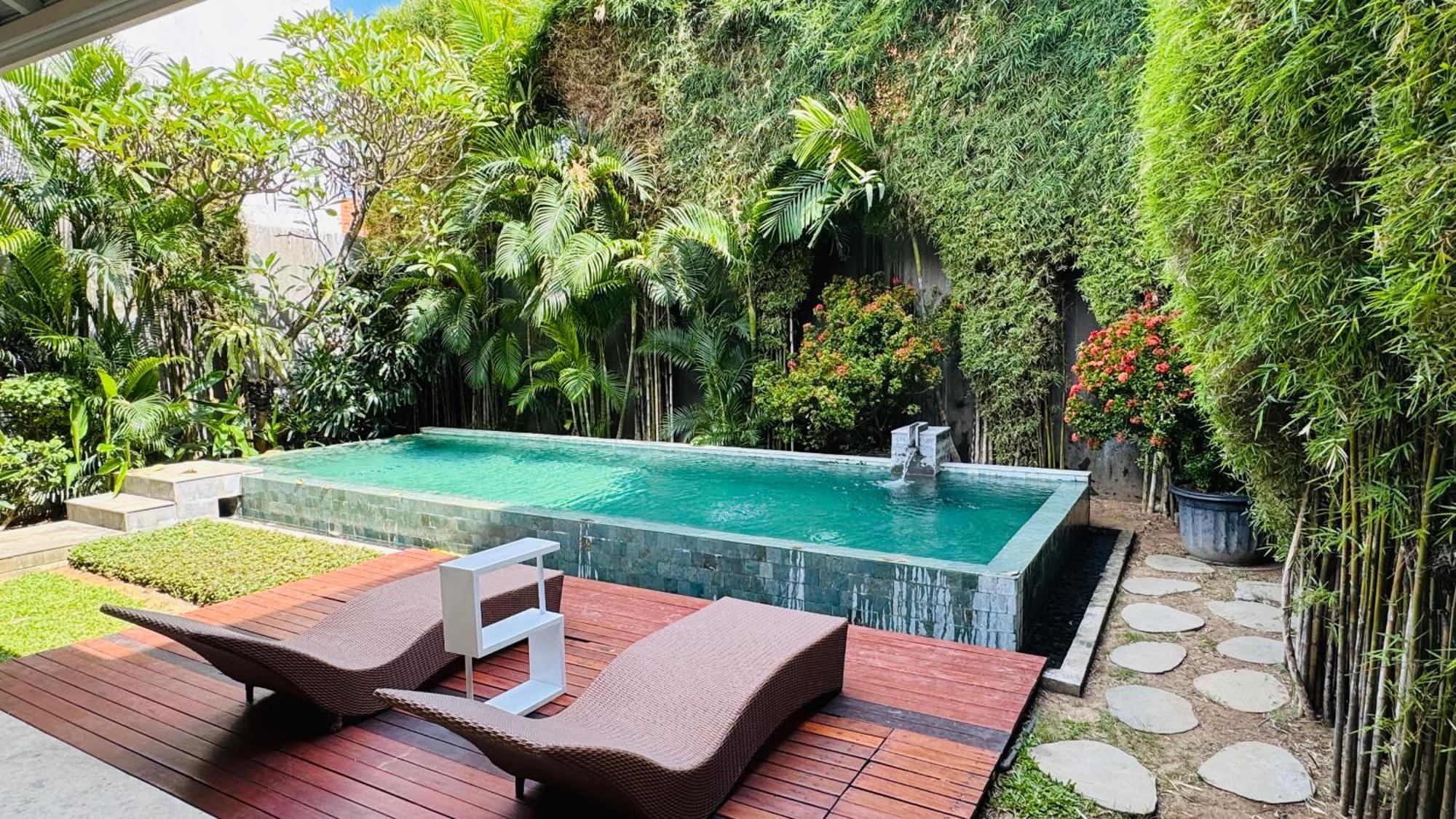 Tirta Villa Sanur Esterno foto